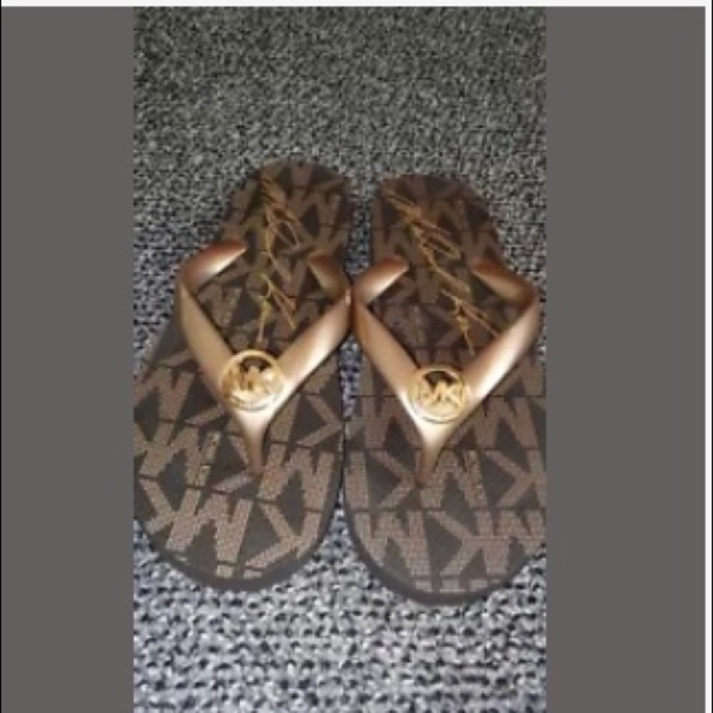 MICHAEL KORS BROWN AND GOLD SANDALS